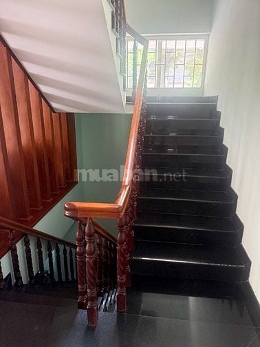 Cho thuê nhà Him Lam góc 2 mặt tiền đối diện công viên 