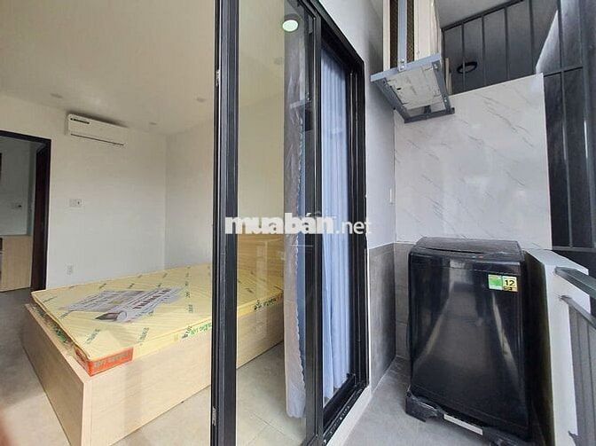 Căn hộ 1 phòng ngủ, có ban công, mới xây, cực kì yên tĩnh