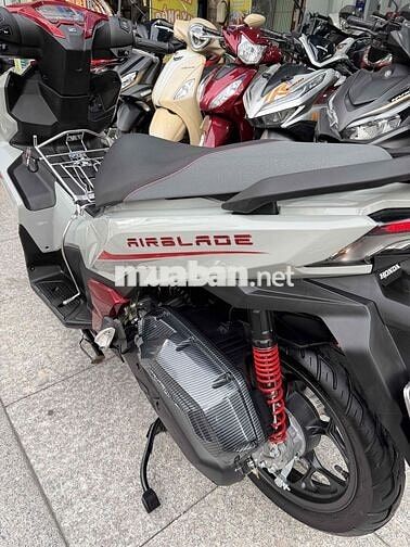 Air Blade 125 ABS 2026, bao tên