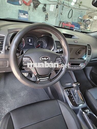 Kia Cerato màu Đỏ