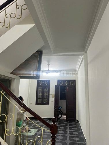 Cho thuê nhà nguyên căn gần ngõ 5 phố Cát Linh, Quận Đống Đa