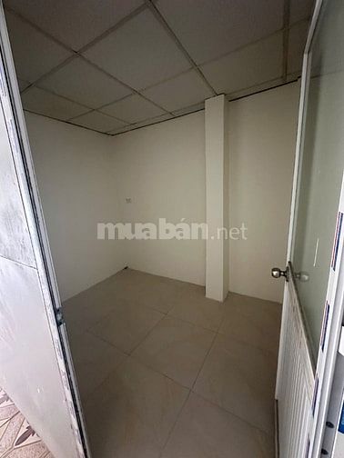 Cho thuê nhà nguyên căn gần ngõ 5 phố Cát Linh, Quận Đống Đa