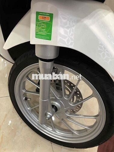 Honda SH Mode 125i 2023 Trắng đen