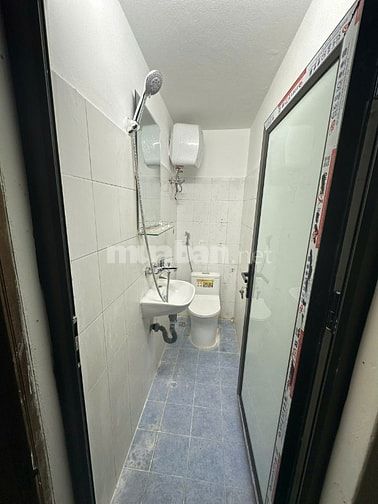 Cho thuê nhà nguyên căn gần ngõ 5 phố Cát Linh, Quận Đống Đa