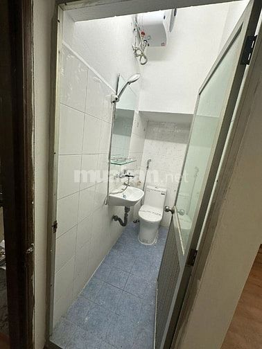 Cho thuê nhà nguyên căn gần ngõ 5 phố Cát Linh, Quận Đống Đa