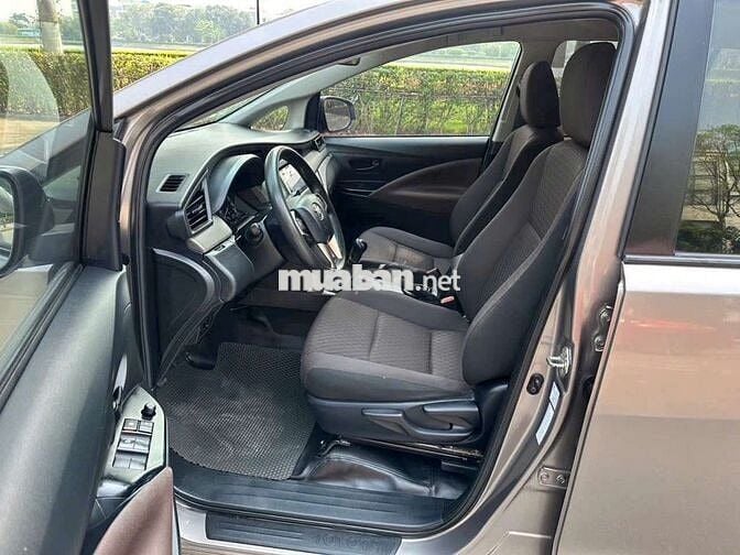 Toyota Innova E 2021 Xám