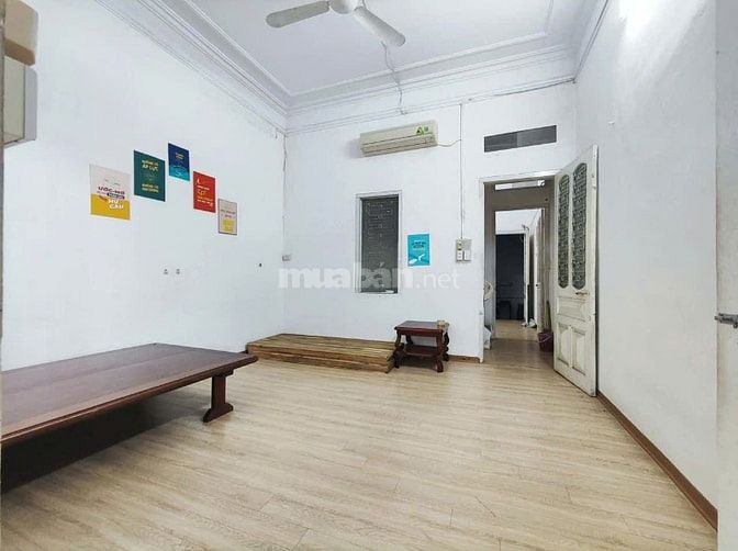 CHO THUÊ NHÀ 3 PHÒNG NGỦ, Ô TÔ ĐỖ CỬA DT 65 M2X2 TẦNG, 1 TUM