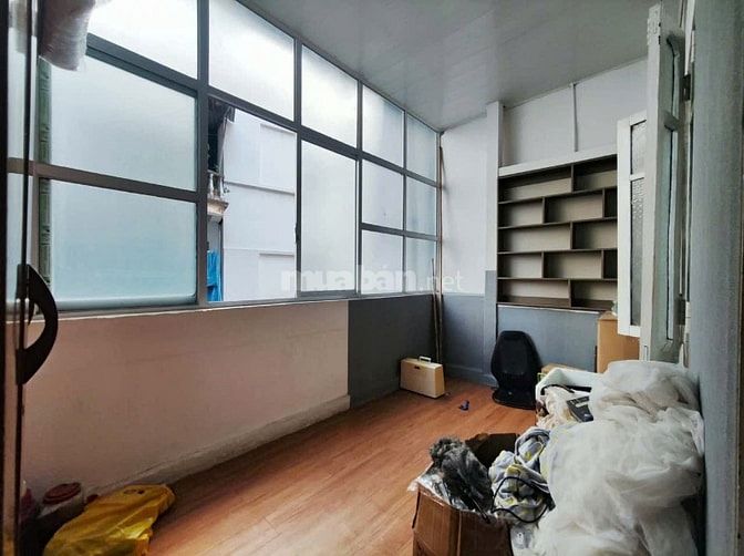 CHO THUÊ NHÀ 3 PHÒNG NGỦ, Ô TÔ ĐỖ CỬA DT 65 M2X2 TẦNG, 1 TUM