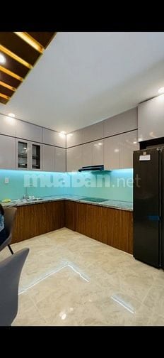 Giảm mạnh. Bán nhà 57m2 Phan Văn Trị, P14, Bình Thạnh.  Xây 4 tầng