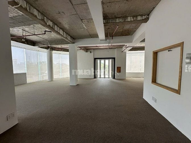 Cho thuê tòa nhà Góc 2 mặt tiền  Đồng Văn Cống,Q2-DSD:1.250m2