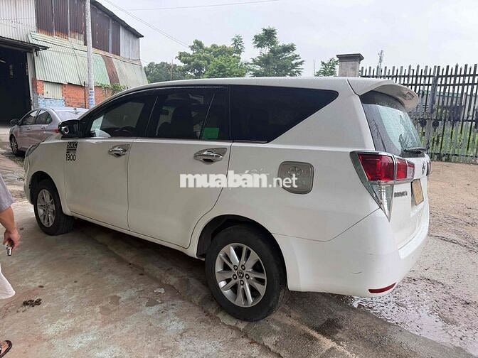 Toyota Innova 4 chỗ Trắng Số sàn