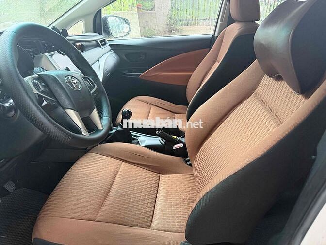 Toyota Innova 4 chỗ Trắng Số sàn