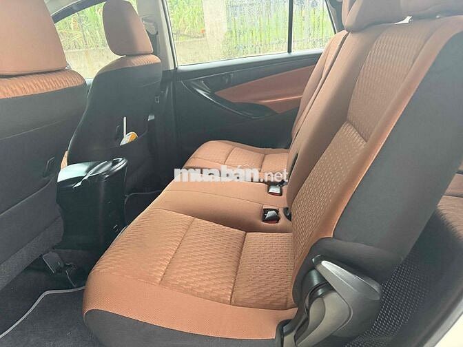 Toyota Innova 4 chỗ Trắng Số sàn