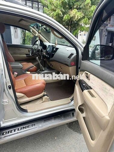 Toyota Fortuner 2012 Bạc 190.000 km
