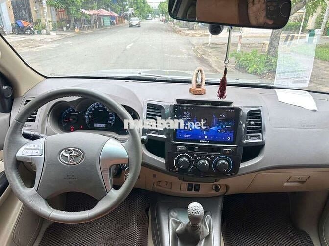 Toyota Fortuner 2012 Bạc 190.000 km