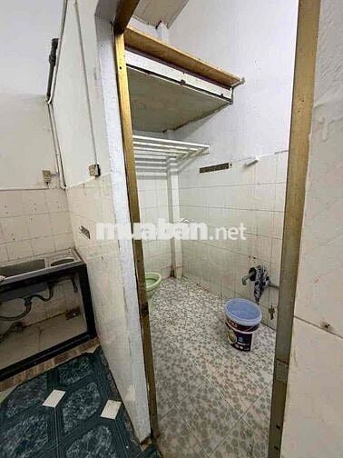 CHO THUÊ 2 CĂN NHÀ NGAY CHỢ 4TR VÀ 7 TR HẺM ĐẸP