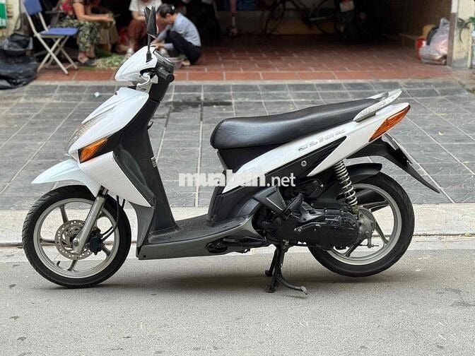 Honda Click Trắng xe nguyên bản
