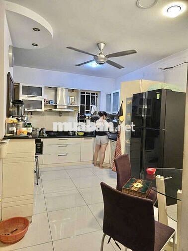 Nhà 1 Trệt 3 Lầu 5PN Mặt Tiền Kinh Doanh Đường Lâm Văn Bền