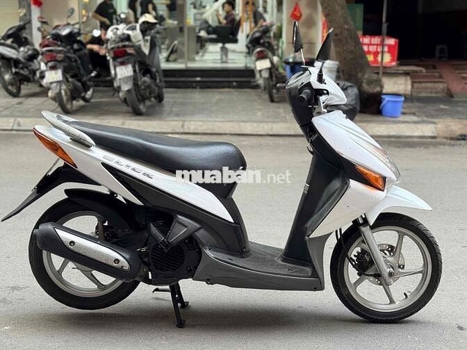 Honda Click Trắng xe nguyên bản