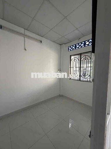 CHO THUÊ 2 CĂN NHÀ NGAY CHỢ 4TR VÀ 7 TR HẺM ĐẸP