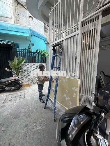 CHO THUÊ 2 CĂN NHÀ NGAY CHỢ 4TR VÀ 7 TR HẺM ĐẸP