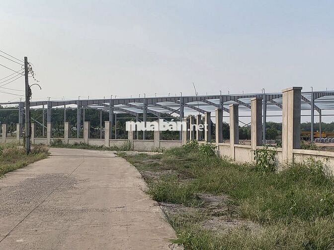 Bán rẻ lô đât 195m tc 100m  ngay cụm nhà xưởng, giá bán 980tr