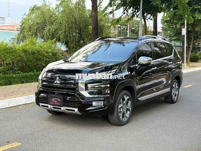 Mitsubishi Xpander Cross Đen 7 chỗ