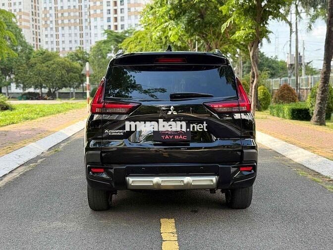 Mitsubishi Xpander Cross Đen 7 chỗ