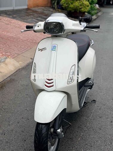 Piaggio Vespa 150 Trắng
