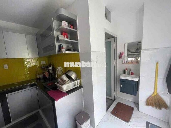 NHÀ SẴN MÁY LẠNH GẦN CHỢ THỚI TỨ HOC MON