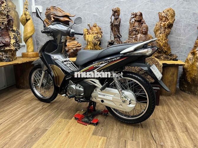 Honda Future 125Fi dàn áo liền lạc, máy êm