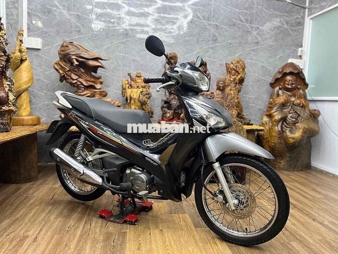 Honda Future 125Fi dàn áo liền lạc, máy êm