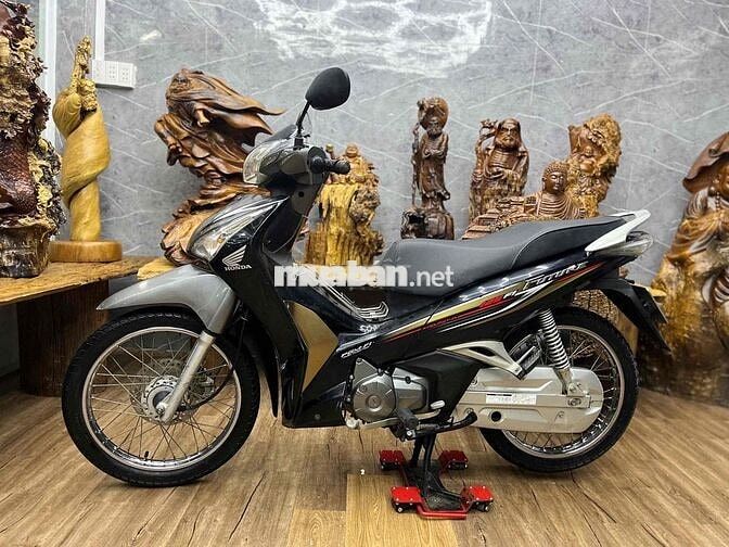 Honda Future 125Fi dàn áo liền lạc, máy êm