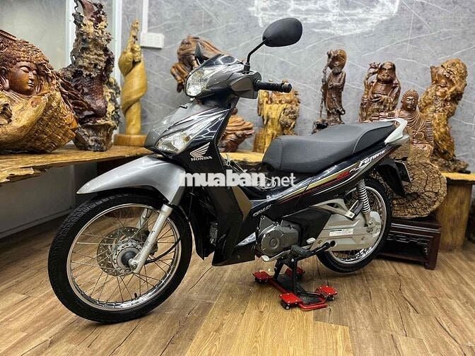Honda Future 125Fi dàn áo liền lạc, máy êm