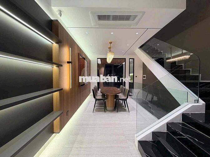 BÁN CĂN NHÀ 5 LẦU VỊ TRÍ ĐẸP QUẬN 7