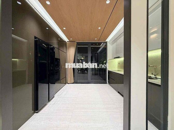 BÁN CĂN NHÀ 5 LẦU VỊ TRÍ ĐẸP QUẬN 7