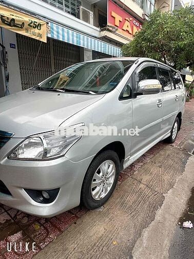 Toyota Innova 2012 Bạc
