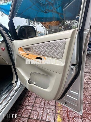 Toyota Innova 2012 Bạc