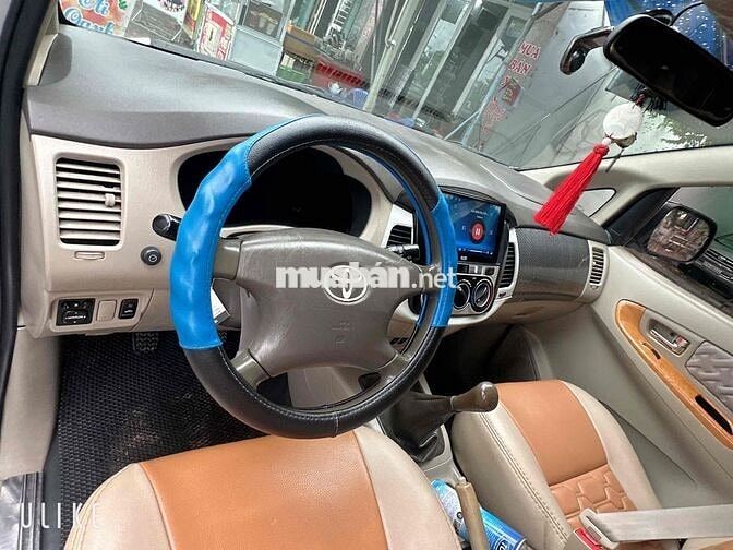 Toyota Innova 2012 Bạc