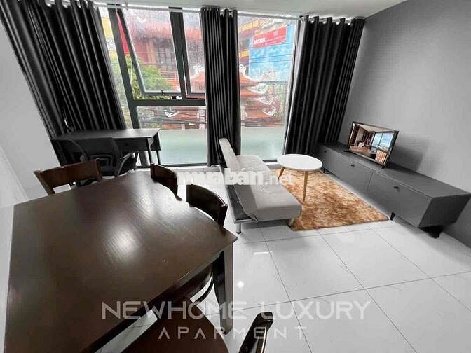 Căn hộ dạng luxury, cửa sổ view kính, gần nhà thờ Tân Định