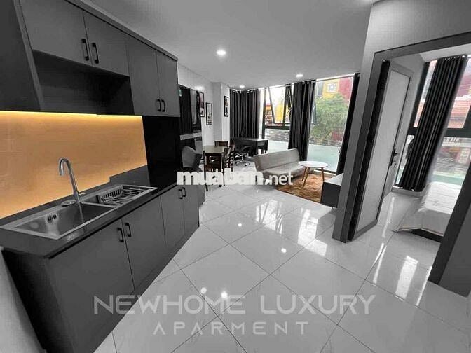 Căn hộ dạng luxury, cửa sổ view kính, gần nhà thờ Tân Định