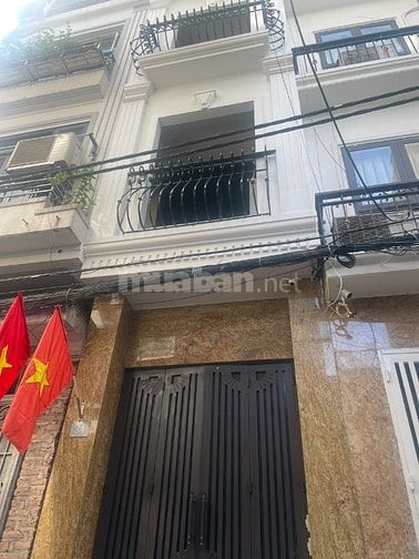 Cho thuê căn hộ khép kín tầng 2, 3 tại số 34 ngõ 301 đường Hồng Hà, HN