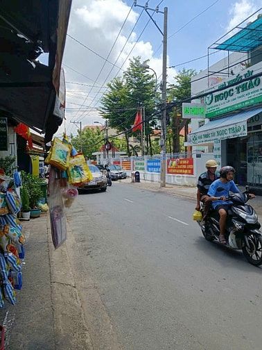 Cần bán nhà + dãy nhà trọ đồi diện công ăn và ubnd phường Tân Tạo