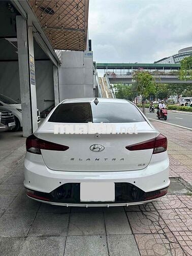 Hyundai Elantra 2.0AT 2021 Trắng