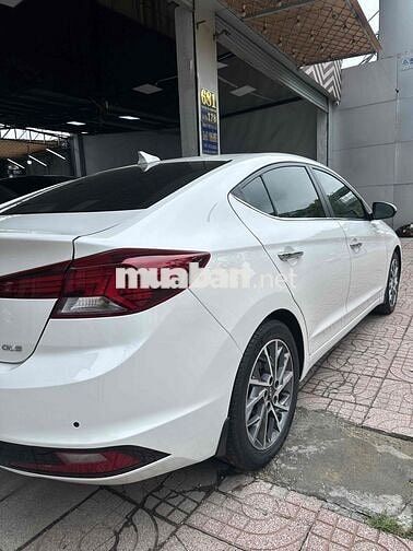 Hyundai Elantra 2.0AT 2021 Trắng