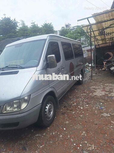 Mercedes-Benz Sprinter Van 6 chỗ Bạc