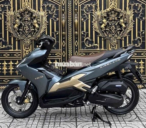 Honda Airblade 125 4Val 2024 ODO 12K Bản ĐB C.Chủ