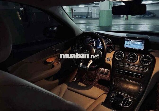 Mercedes C180 Model 2021, Đen, 45.000 km