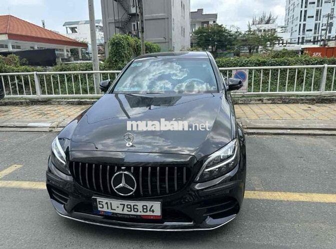 Mercedes C180 Model 2021, Đen, 45.000 km
