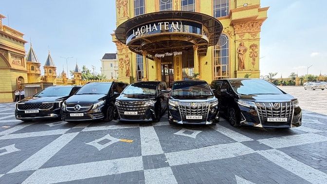 Phi Dung chuyên cho thuê xe  Limousine cao cấp đời mới 